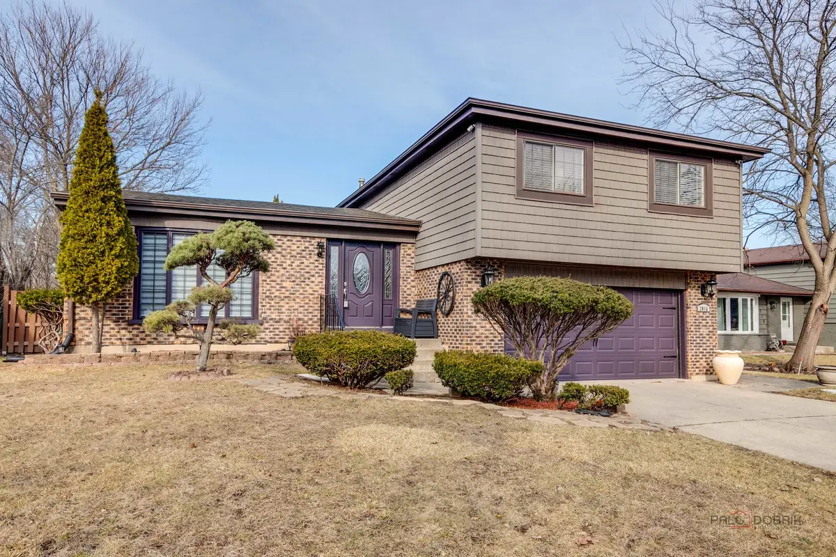 2016 E Seneca Lane, Mount Prospect, IL 60056 - #1