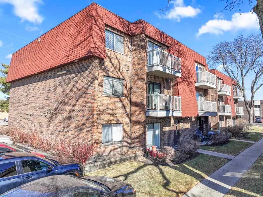 605 W Central Road #C1, Mount Prospect, IL 60056 - #2