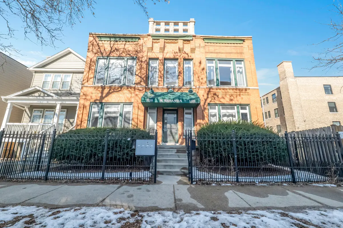 3208 W Wabansia Avenue, Chicago, IL 60647 - Image #1