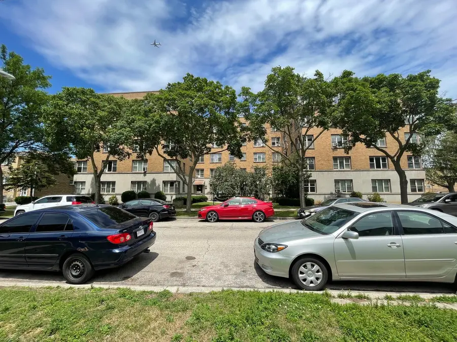 2610 W Balmoral Avenue #504, Chicago, IL 60625 - Image #2