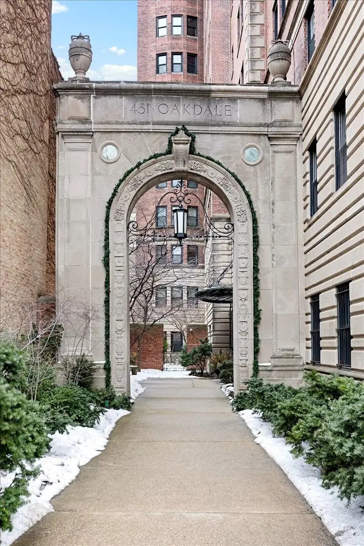 431 W Oakdale Avenue #13D, Chicago, IL 60657 - #2