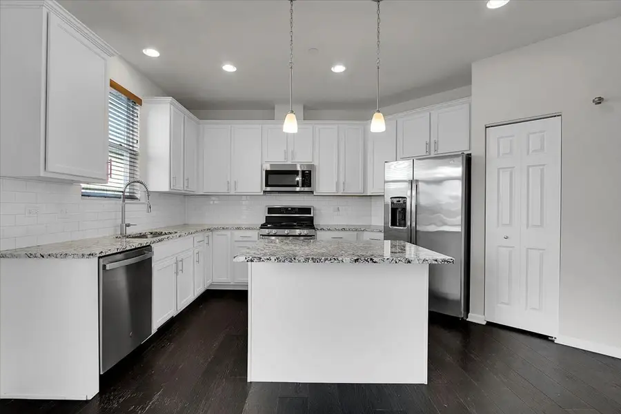 29W710 Everton Drive, Warrenville, IL 60555 - #2