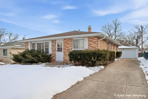 2015 N Jackson Street, Waukegan, IL 60087