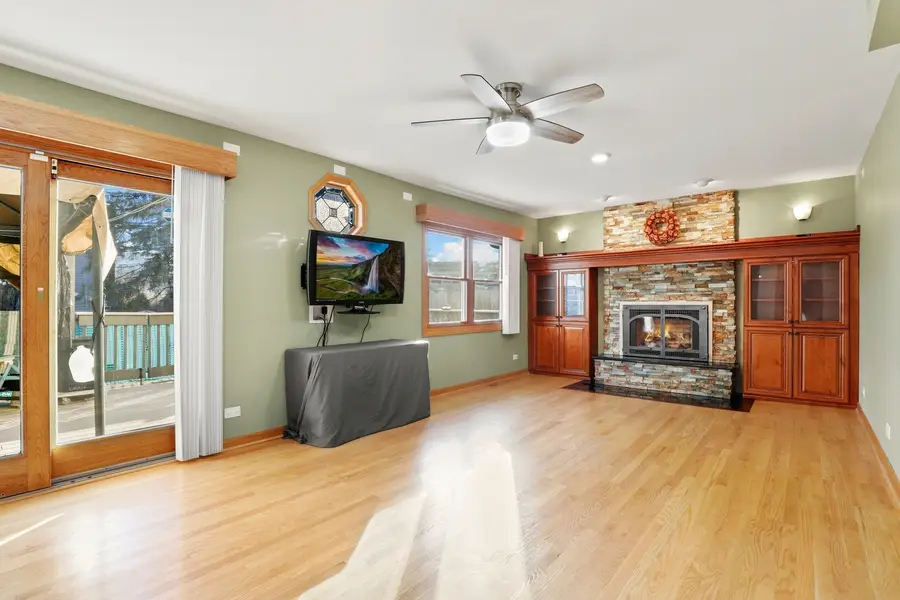 17W435 Concord Place, Darien, IL 60561 - #2