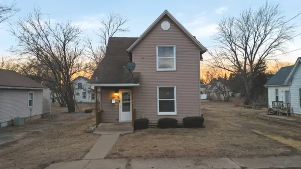 119 Douglas Avenue, Dixon, IL 61021