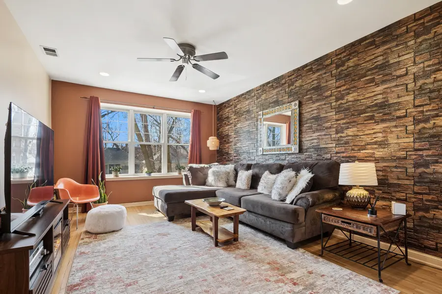 1908 W Chase Avenue #203, Chicago, IL 60626 - #3