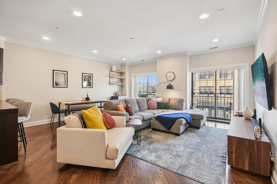 3815 N Kedzie Avenue #2S, Chicago, IL 60618 - #2