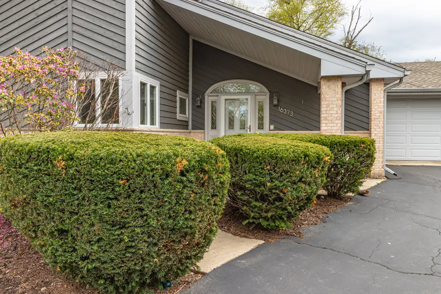 16373 W Menna Lane, Lincolnshire, IL 60069 - #2