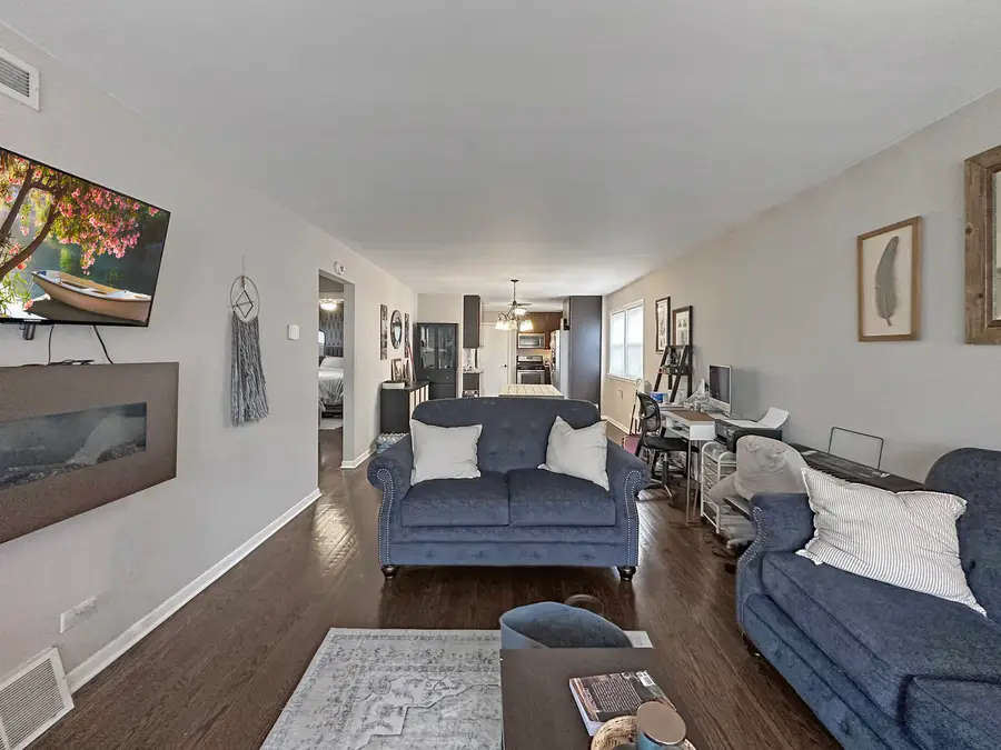 14522 S Marquette Avenue, Burnham, IL 60633 - #3