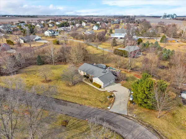 103 Comet Lane, Heyworth, IL 61745