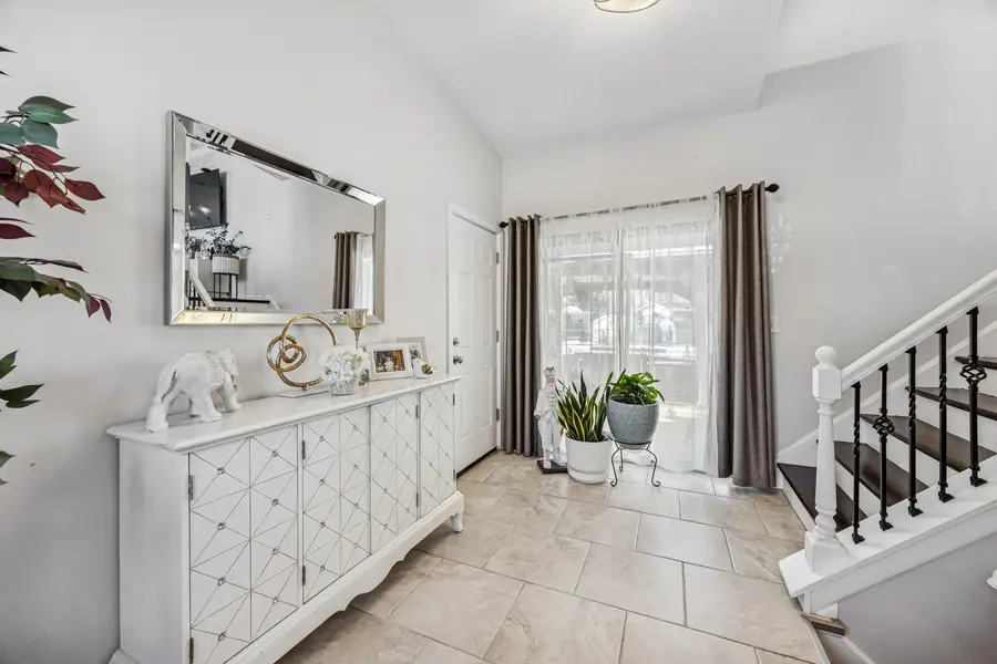 7704 Knotty Pine Court, Woodridge, IL 60517 - Image #2