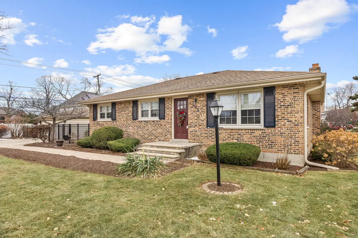 132 E Gladys Avenue, Elmhurst, IL 60126 - #1