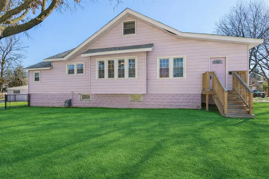 139 N Grant Street, Westmont, IL 60559 - #2