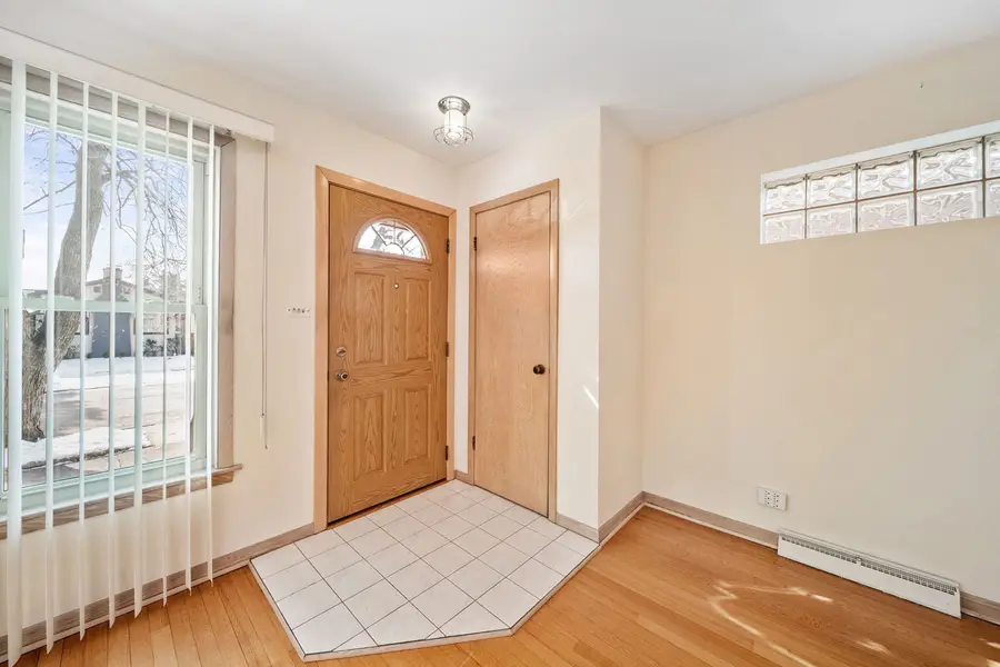 7230 W Greenleaf Avenue, Chicago, IL 60631 - Image #2