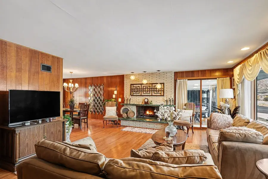 5501 W 102nd Street, Oak Lawn, IL 60453 - #3