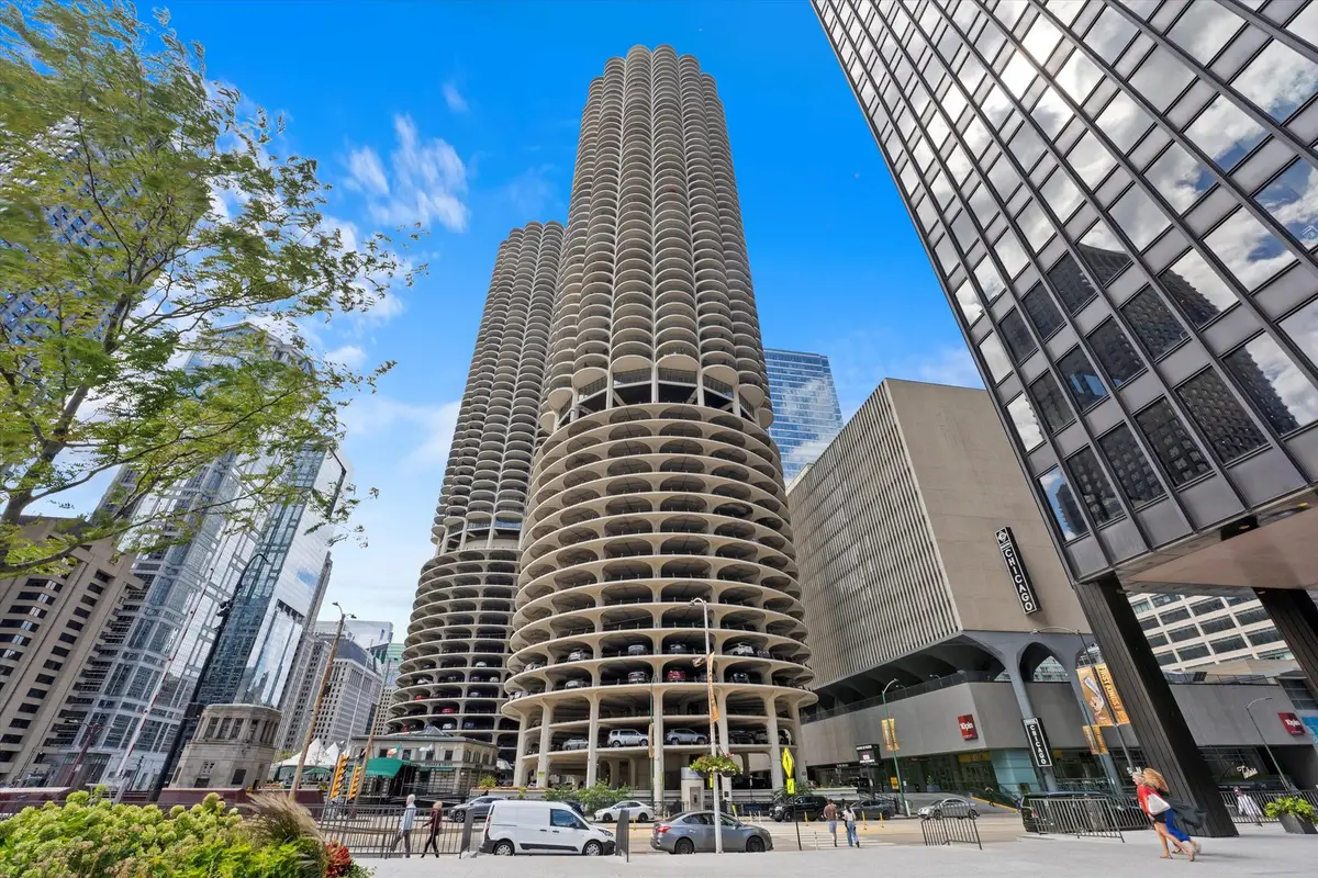 300 N State Street #5235, Chicago, IL 60654 - Image #1