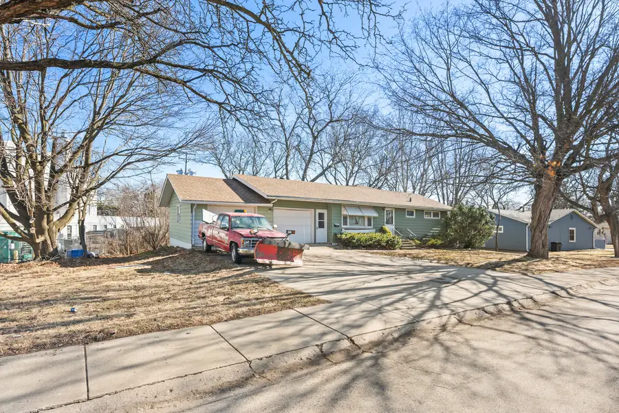 212 Kishwaukee Drive, Sycamore, IL 60178 - #3