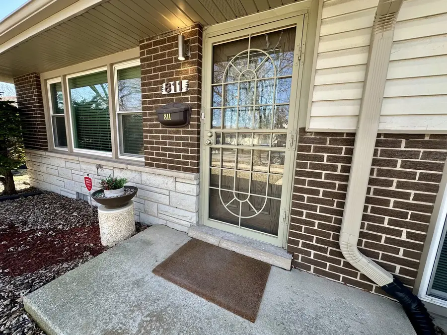 811 E 169th Place, South Holland, IL 60473 - #3