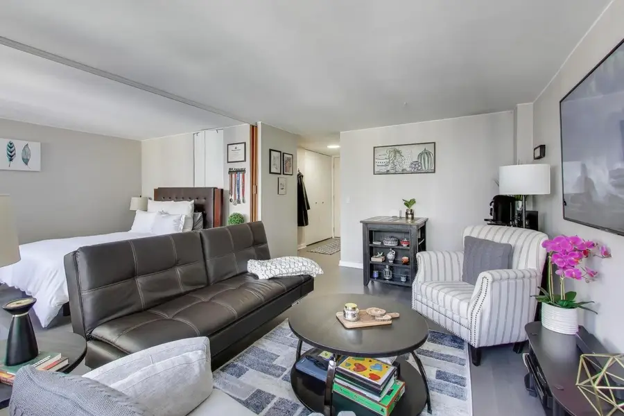 Address Withheld By Seller, Chicago, IL 60601 - Image #3