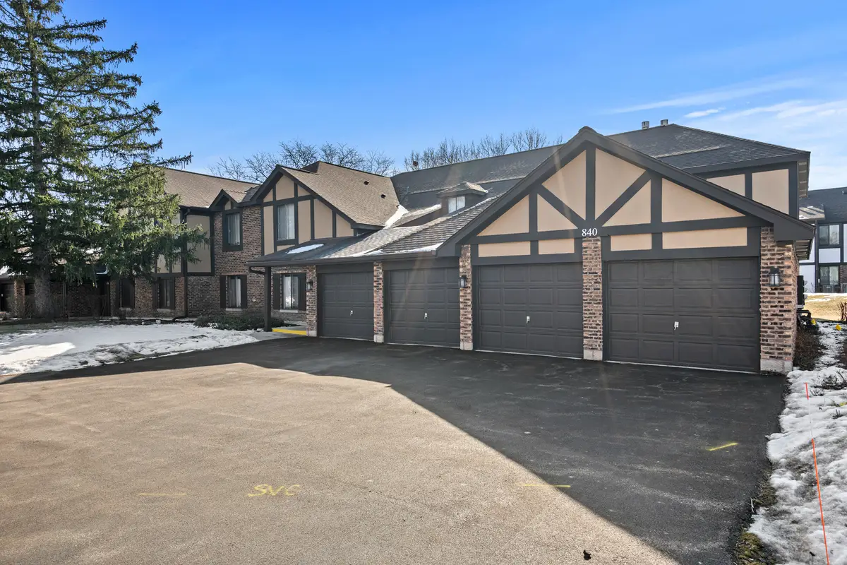840 Sheldon Court #B, Wheaton, IL 60189 - Image #1