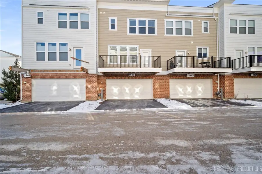 3543 Kemper Drive, Woodridge, IL 60517 - Image #2