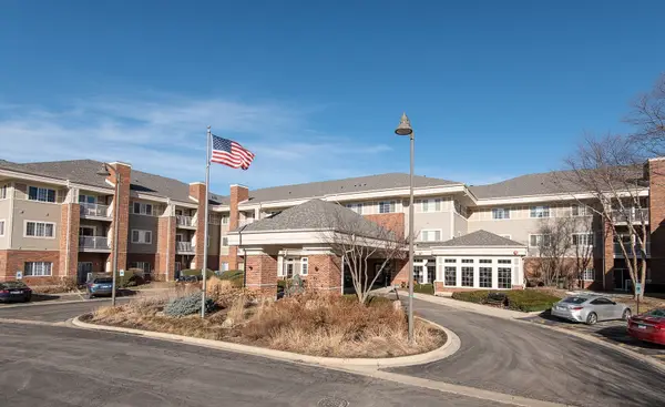 801 N Mclean Boulevard #324, Elgin, IL 60123