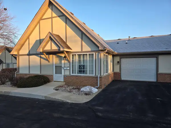 1684 Willow Circle Drive #1684, Crest Hill, IL 60403