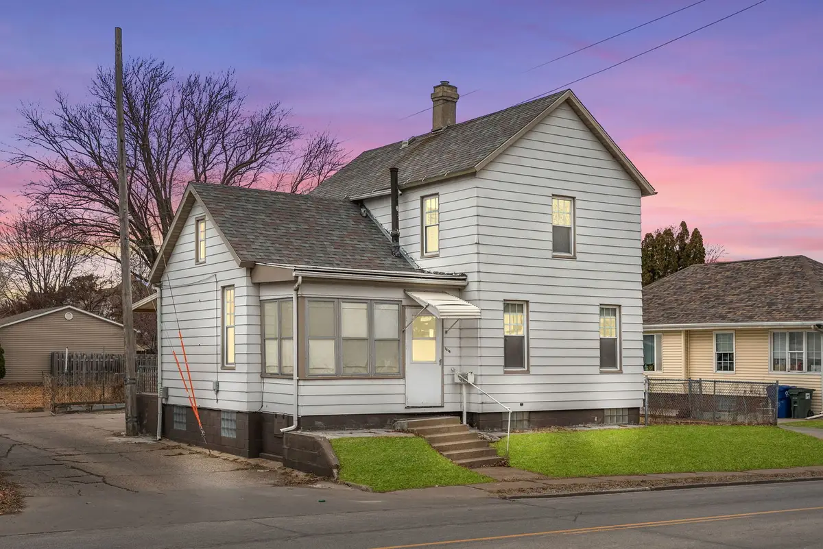 1618 N Marquette Street, Davenport, IA 52804 - #1