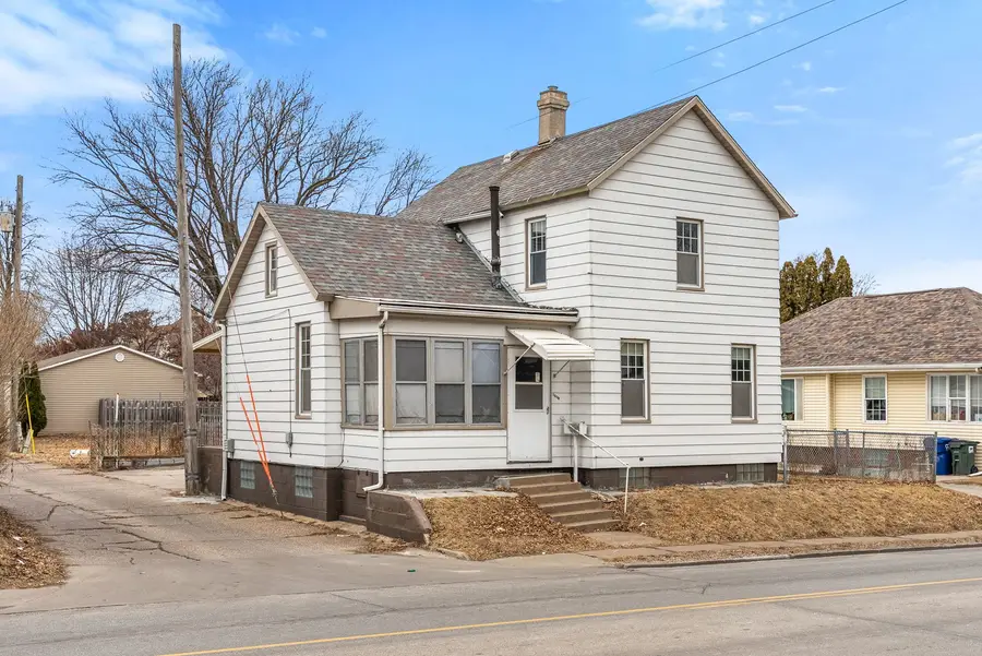 1618 N Marquette Street, Davenport, IA 52804 - #2