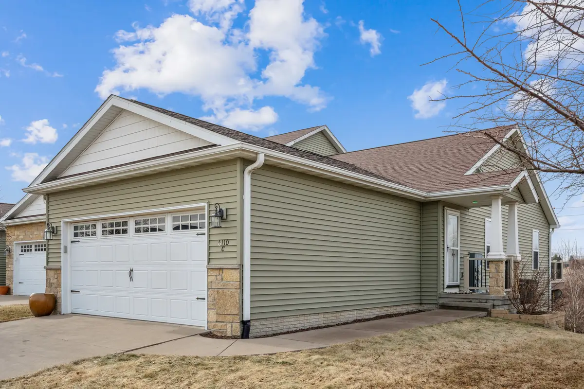 6110 Deere Creek Lane, Davenport, IA 52807 - #1