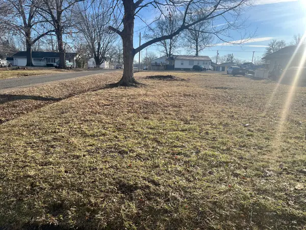 625 N Marion Avenue, Salem, IL 62881