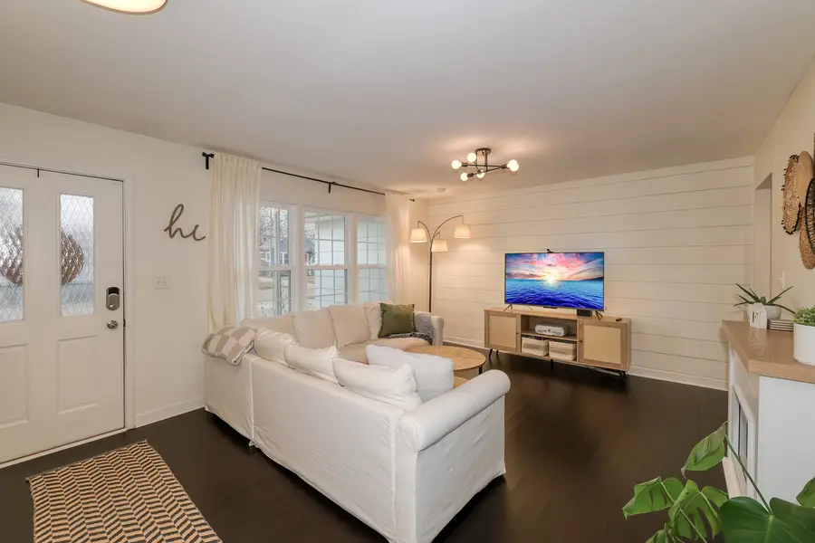 724 S Jefferson Street, Batavia, IL 60510 - #3