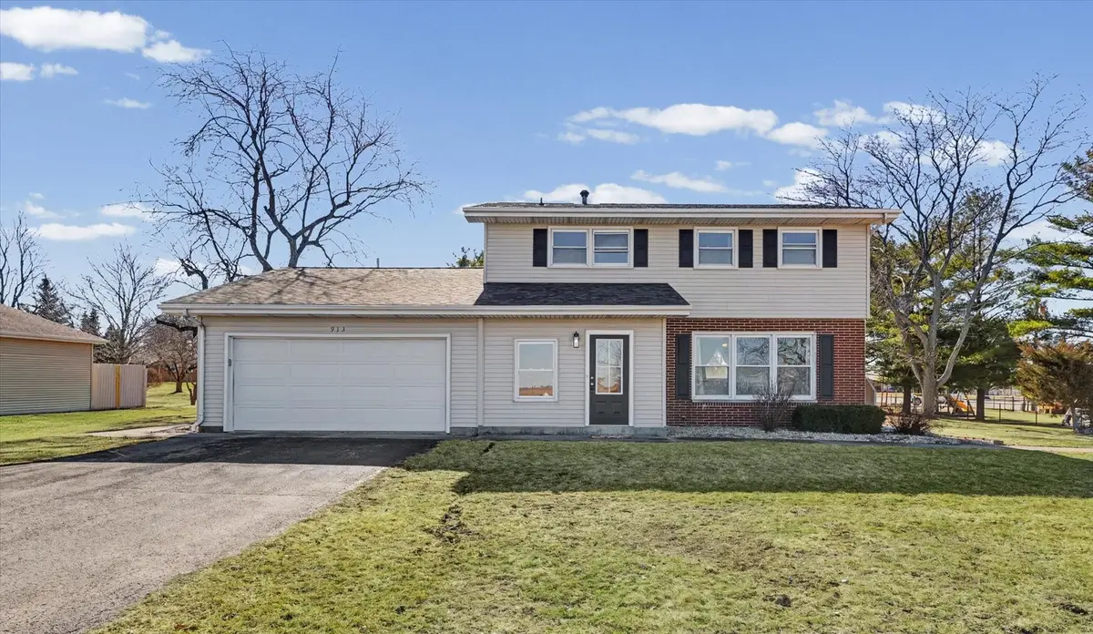 913 E 1st Street, Gibson City, IL 60936 - #1