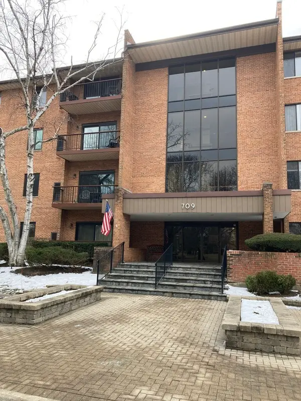 709 79th Street #408, Darien, IL 60561