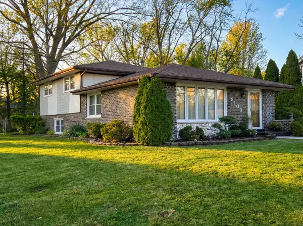 8103 Gladys Lane, Palos Hills, IL 60465