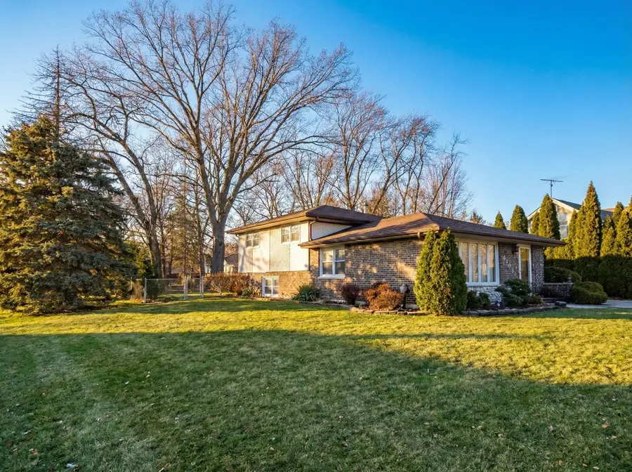 8103 Gladys Lane, Palos Hills, IL 60465 - #2