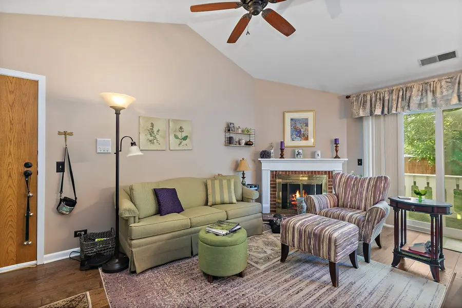 26 Waterbury Lane #N2, Schaumburg, IL 60193 - #3