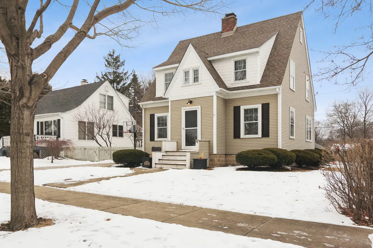 131 Walton Street, Barrington, IL 60010 - #1