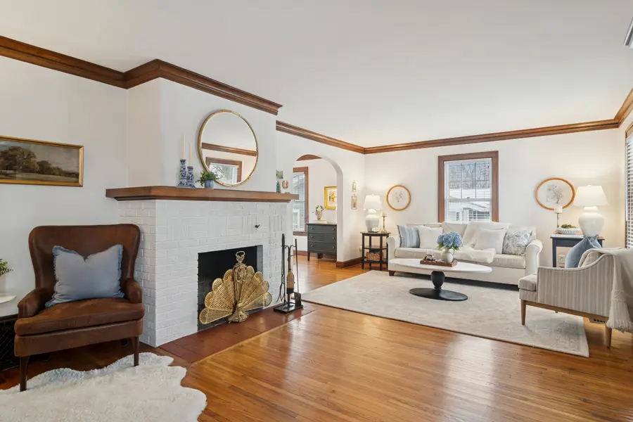 131 Walton Street, Barrington, IL 60010 - #3