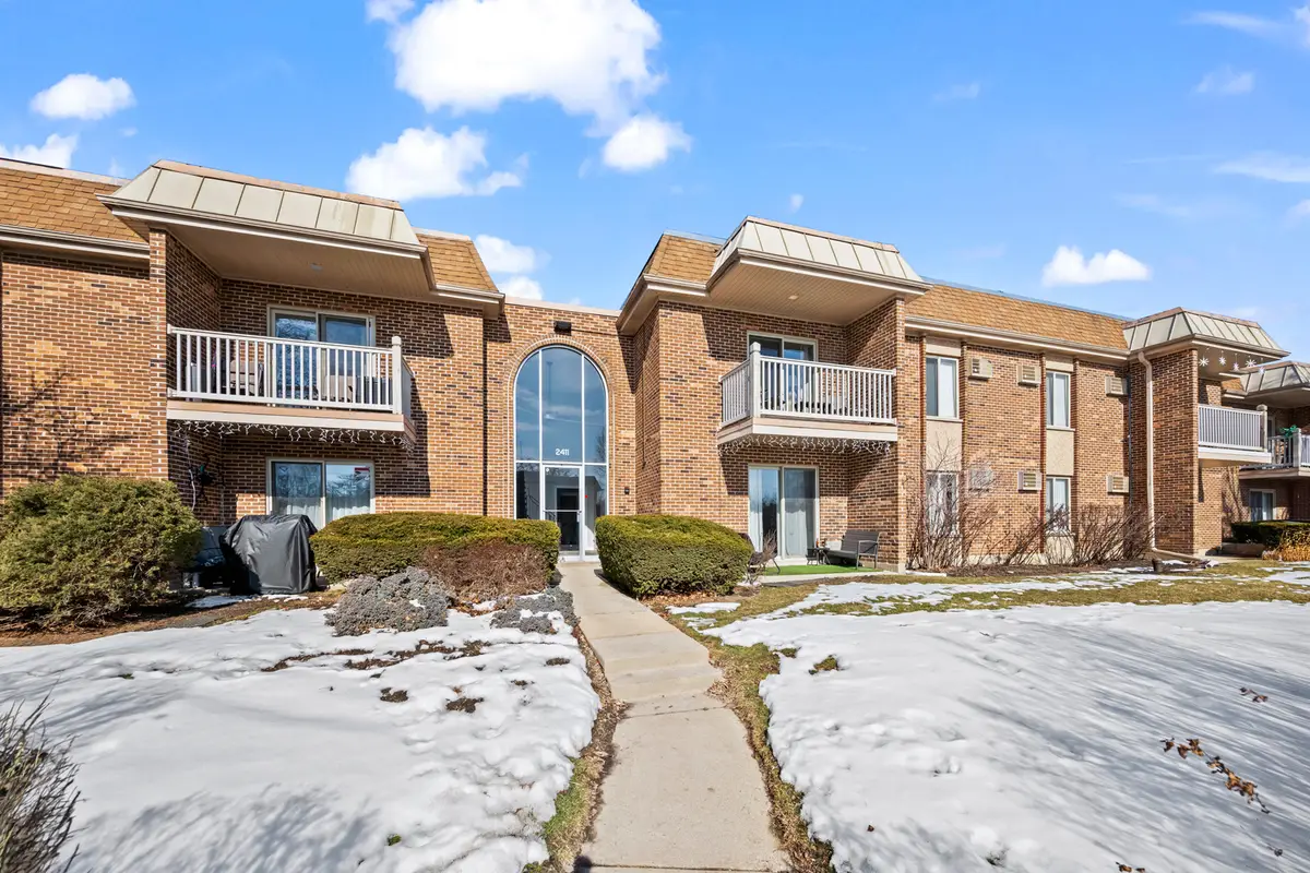 2411 N Kennicott Drive #2B, Arlington Heights, IL 60004 - #1