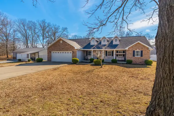 1144 W Webster Street, Benton, IL 62812