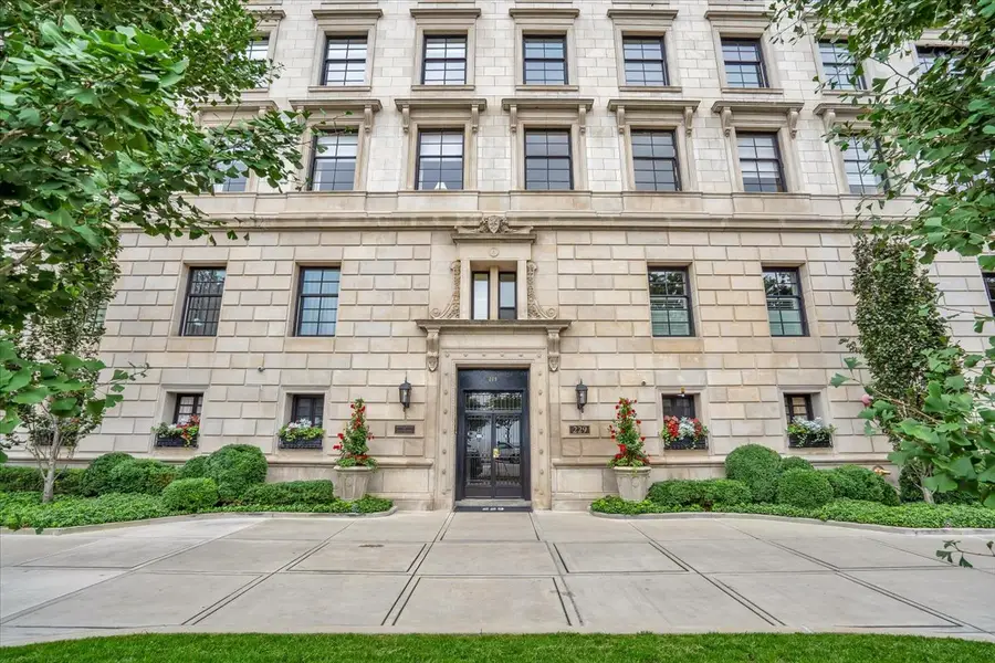 229 E Lake Shore Drive #10E, Chicago, IL 60611 - #3
