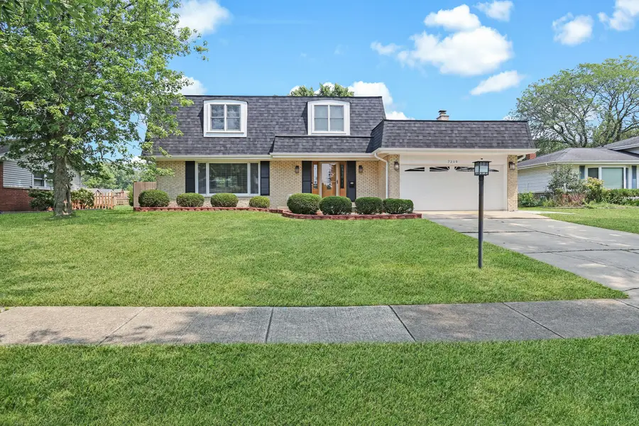 7209 Grant Street, Darien, IL 60561 - #2