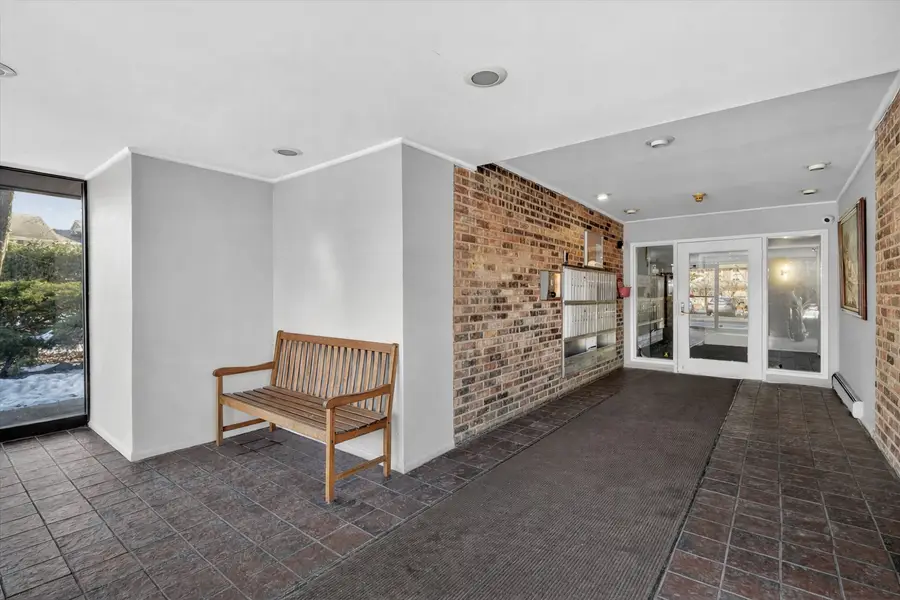 940 E Old Willow Road #312, Prospect Heights, IL 60070 - #3