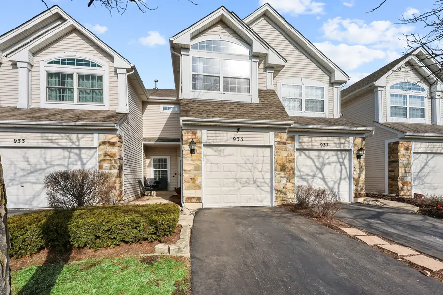 935 Viewpoint Drive, Lake In The Hills, IL 60156 - #2