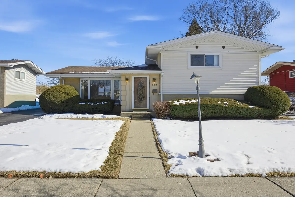 9013 Oriole Avenue, Morton Grove, IL 60053 - #1
