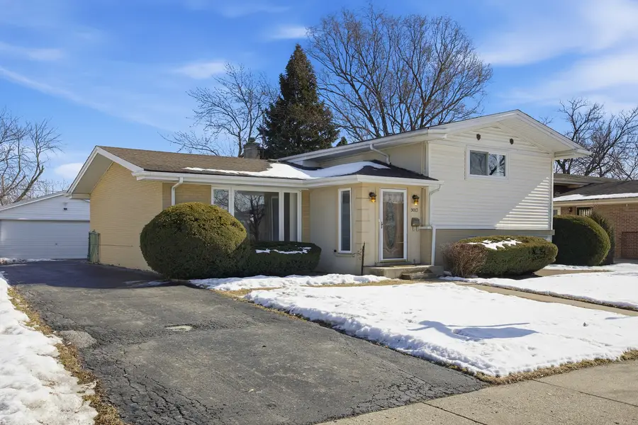 9013 Oriole Avenue, Morton Grove, IL 60053 - #2