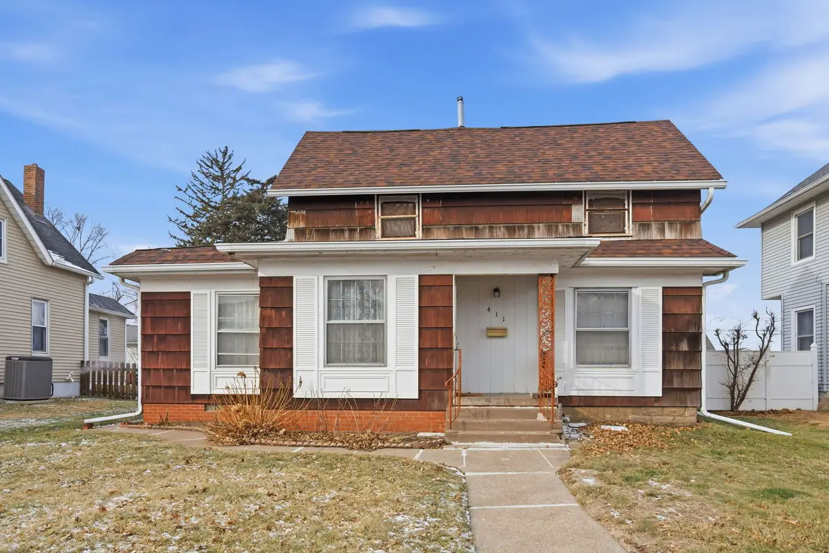 411 39th Street, Moline, IL 51265 - #1