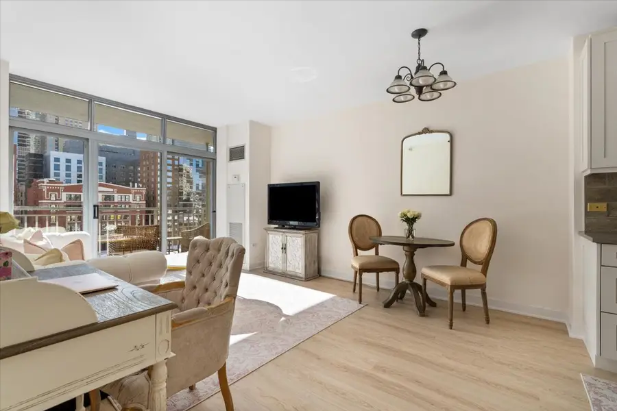 Address Withheld By Seller, Chicago, IL 60654 - #3