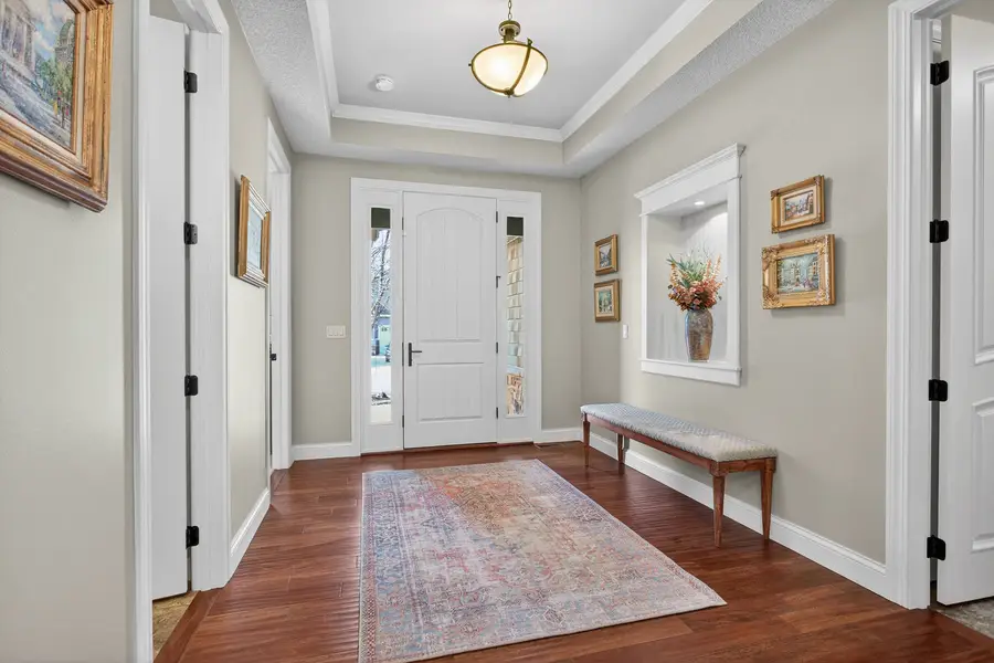 4211 W Kingston Circle, Bettendorf, IA 52722 - #3